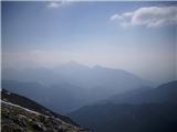 Storžič in Tolsti vrh s Kriško goro v meglicah